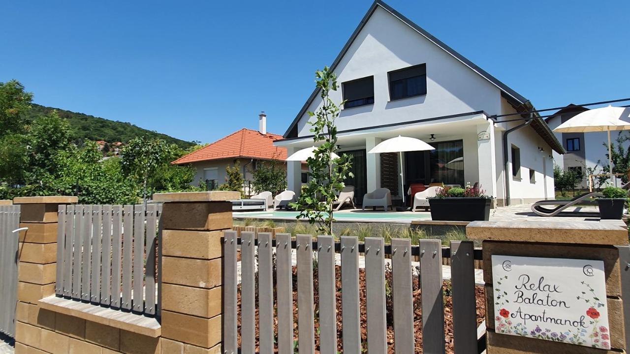 Relax Balaton Apartmanok Balatonfured Ngoại thất bức ảnh