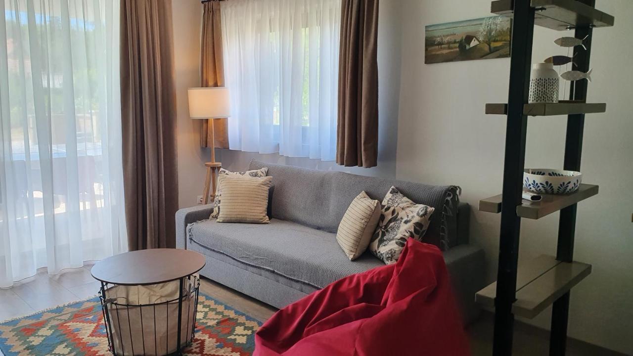 Relax Balaton Apartmanok Balatonfured Ngoại thất bức ảnh
