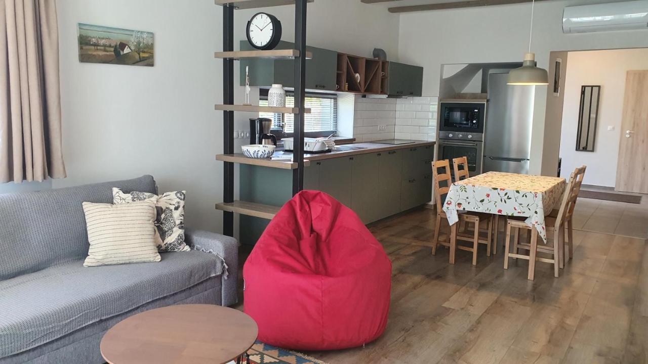 Relax Balaton Apartmanok Balatonfured Ngoại thất bức ảnh