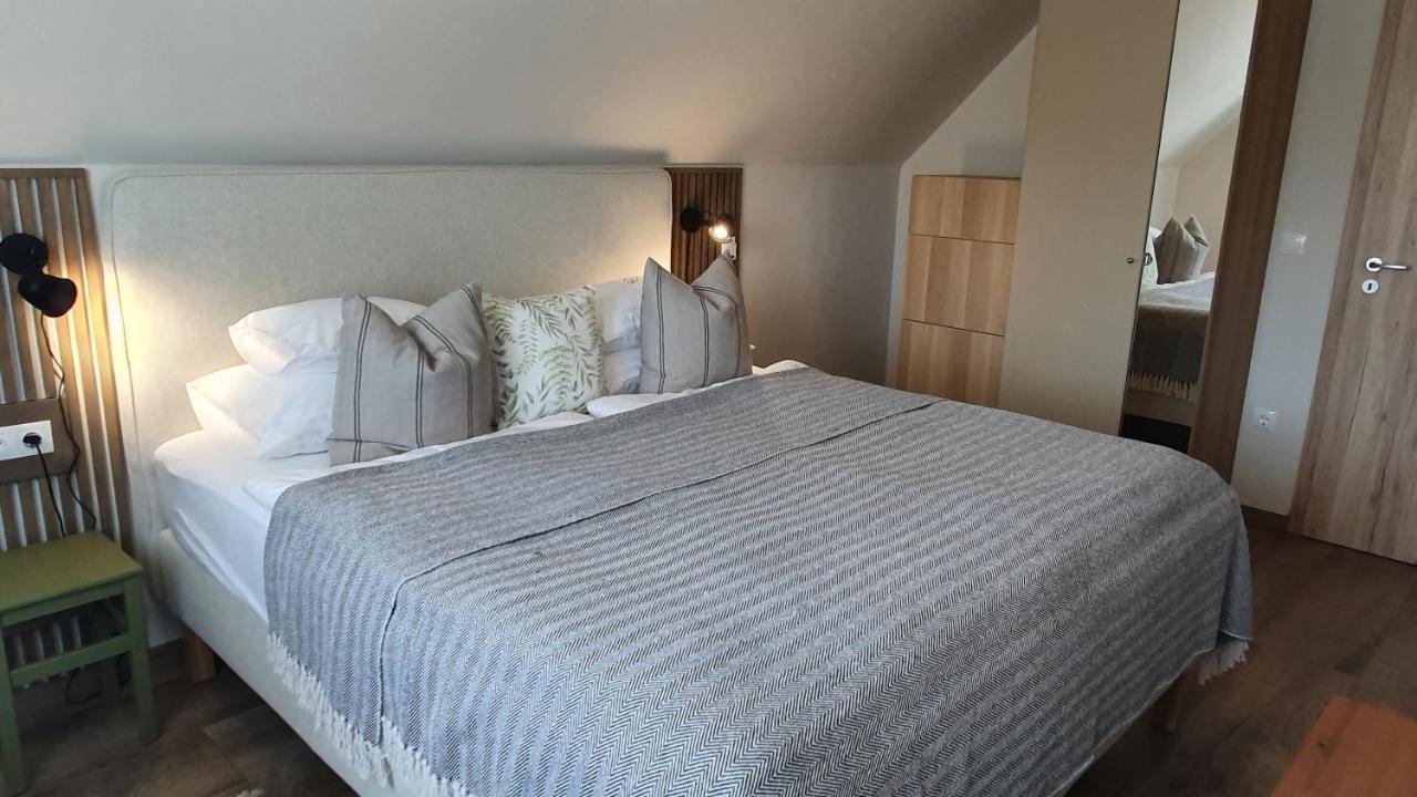 Relax Balaton Apartmanok Balatonfured Ngoại thất bức ảnh