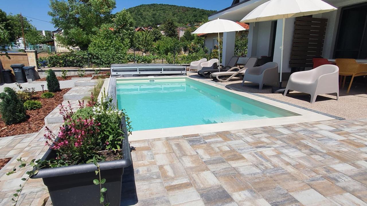 Relax Balaton Apartmanok Balatonfured Ngoại thất bức ảnh