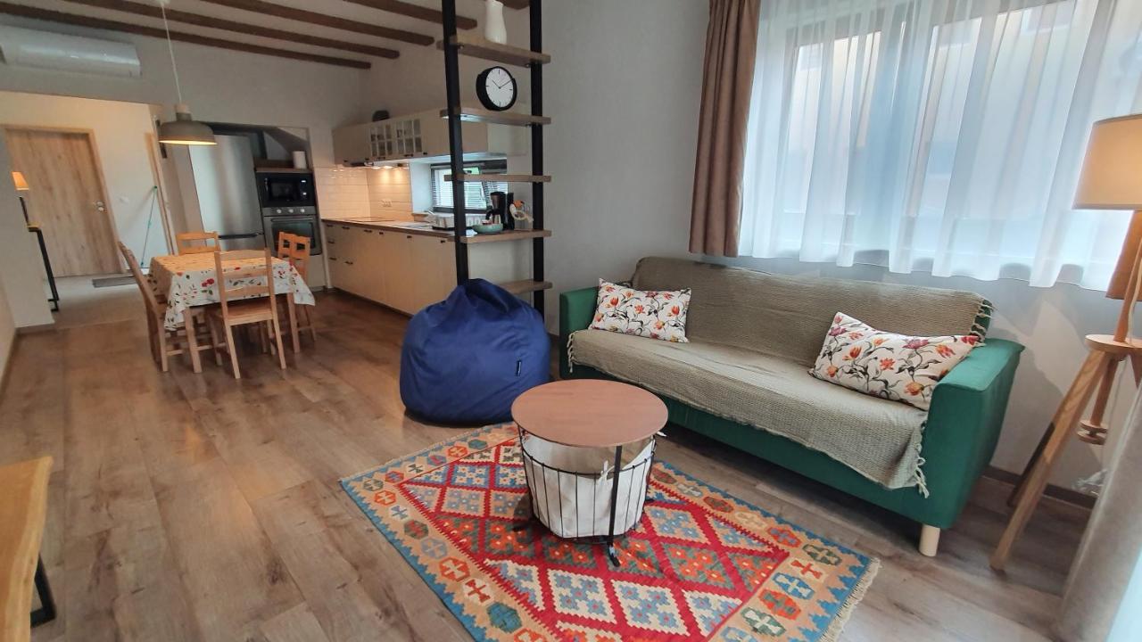 Relax Balaton Apartmanok Balatonfured Ngoại thất bức ảnh