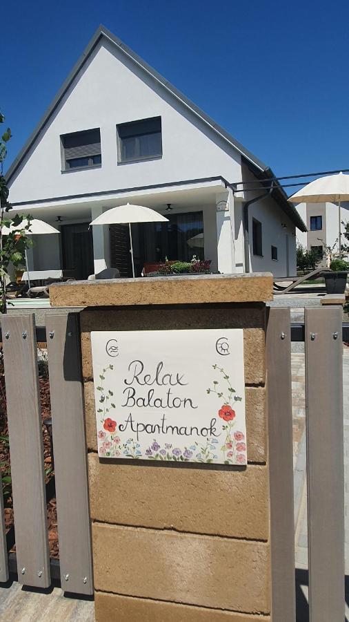Relax Balaton Apartmanok Balatonfured Ngoại thất bức ảnh