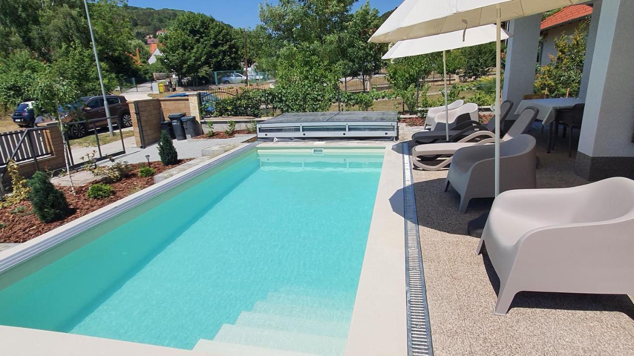 Relax Balaton Apartmanok Balatonfured Ngoại thất bức ảnh