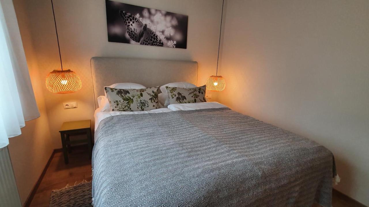 Relax Balaton Apartmanok Balatonfured Ngoại thất bức ảnh