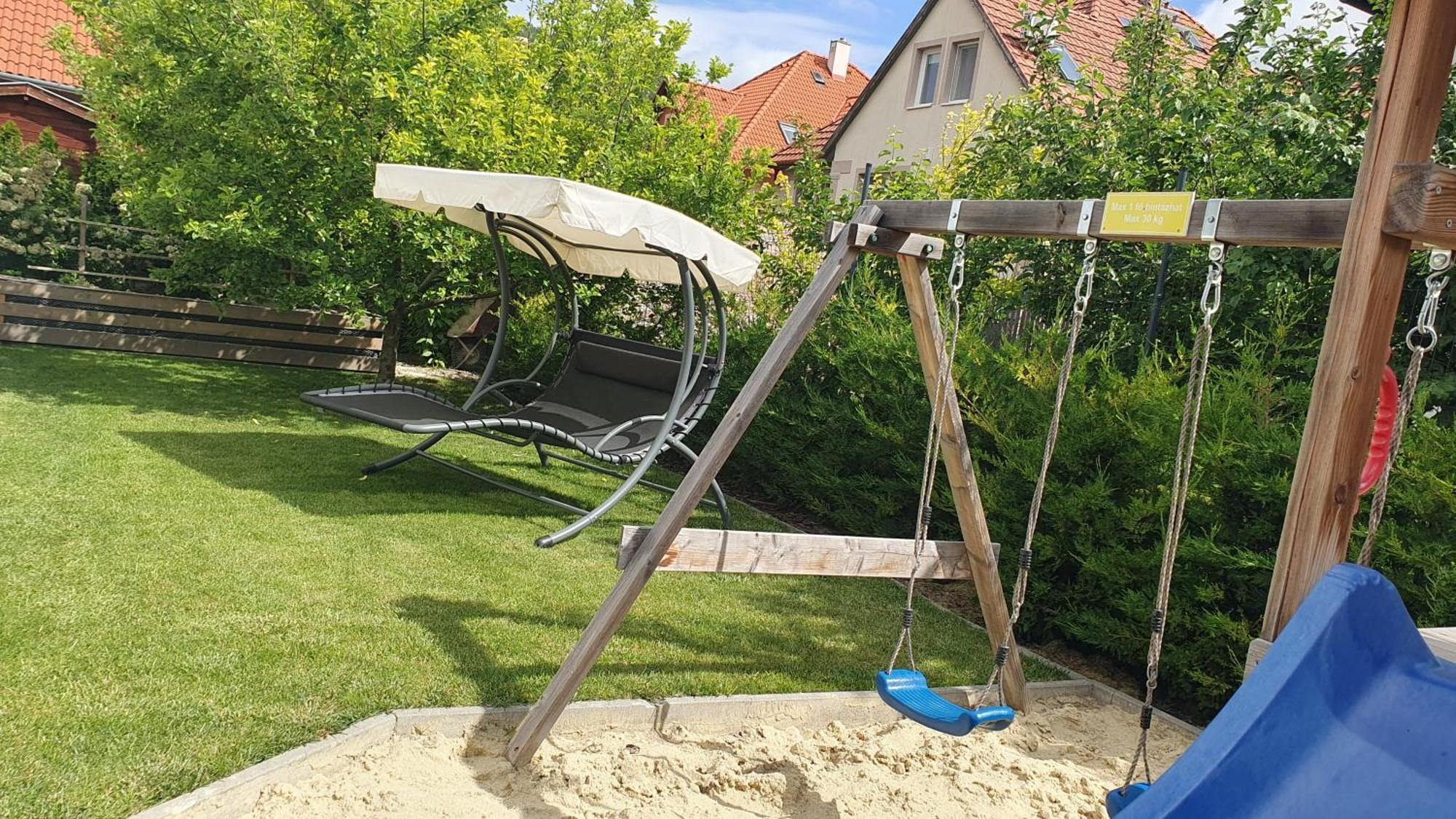 Relax Balaton Apartmanok Balatonfured Ngoại thất bức ảnh